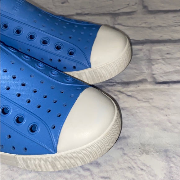 Native Jefferson Shoes Women's Perforated Blue Sneakers Size 8 - Picture 5 of 7
